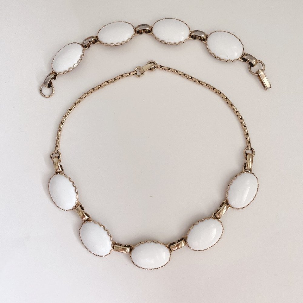 Vintage 60s white & gold necklace & bracelet set